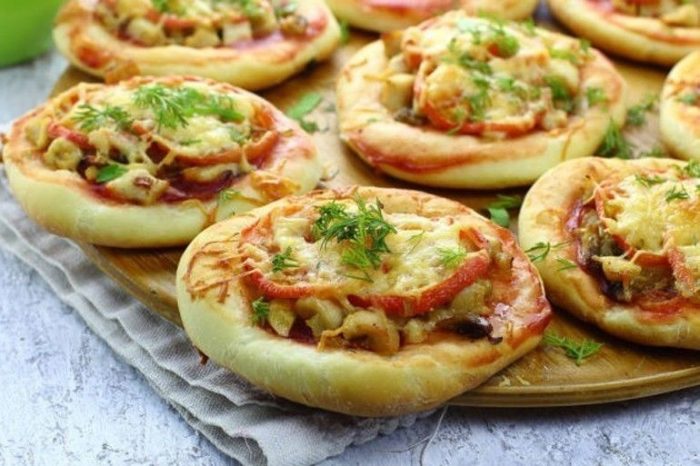 Пицца с солеными грибами