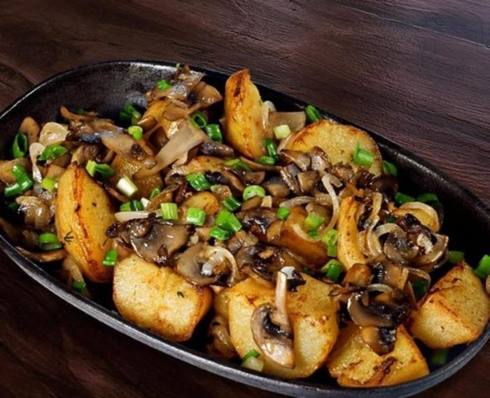 Жареный картофель с грибами