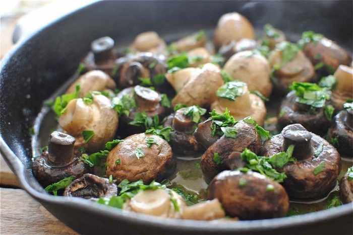 Как вкусно приготовить шампиньоны целиком