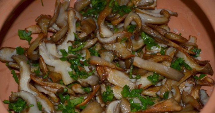 Сколько по времени жарить вешенки